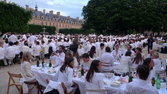 dinber-en-blanc